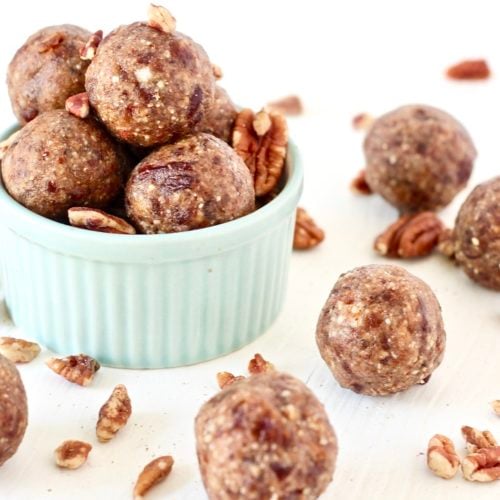 Simple pecan no bake energy bites landscape | Milk & Honey Nutrition no bake energy bites bedtime snacks for diabetes