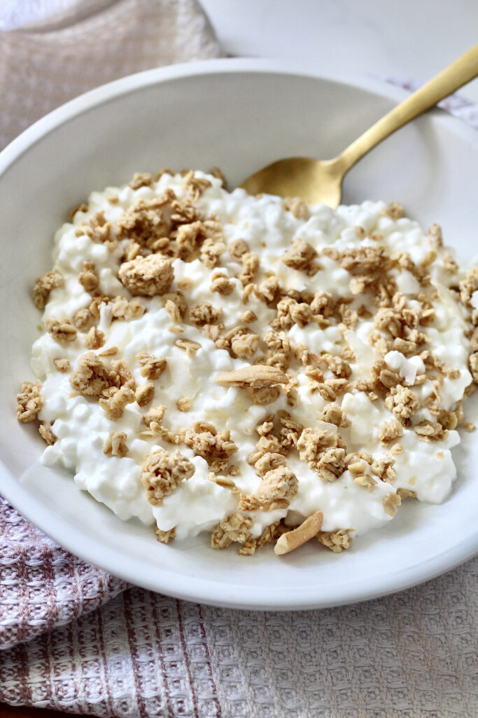 cottage cheese with granola