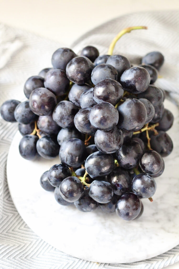 black seedless grapes