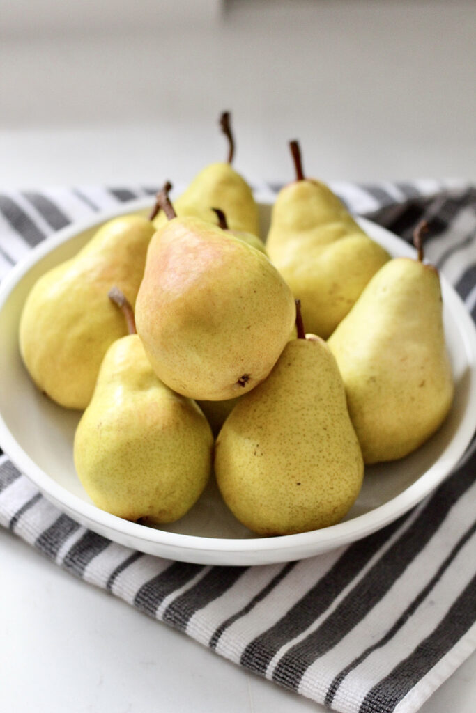 are pears good for diabetes bowl of pears