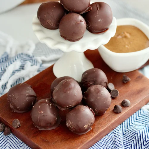 no bake chocolate almond butter truffles 1 | Milk & Honey Nutrition no bake almond butter truffles low sugar