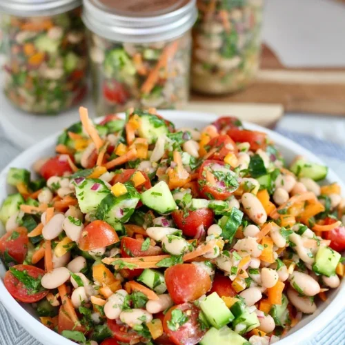 white bean chimichurri salad 7 | Milk & Honey Nutrition high fiber white bean chimichurri salad meal prep