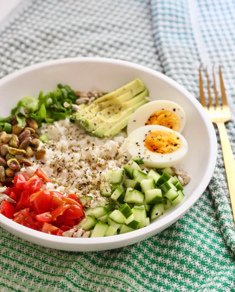 savory cottage cheese breakfast bowl 5 | Milk & Honey Nutrition food order and blood sugar high protein savory cottage cheese breakfast bowl with egg
